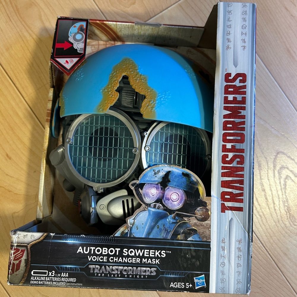Hasbro Transformers Autobot Sqweeks Voice Changing Mask - Blue and Silver - Picture 2 of 3